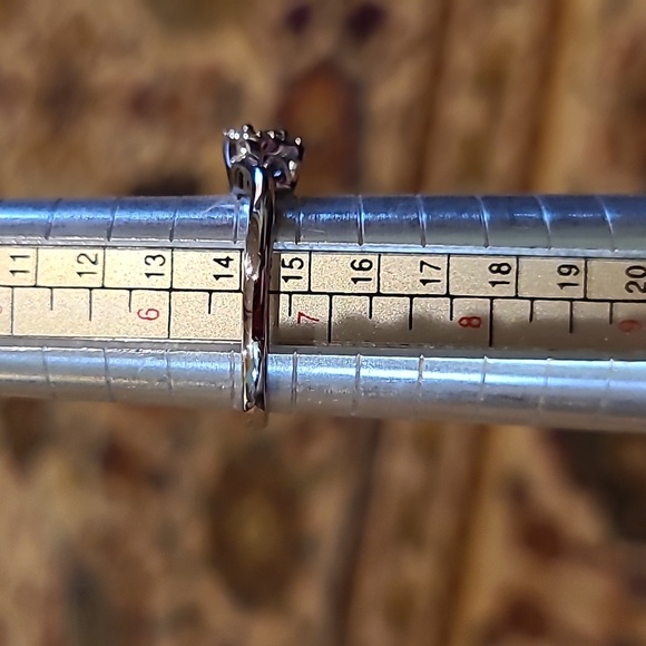 Genuine Diamond Heart shape Ring - Picture 12 of 12